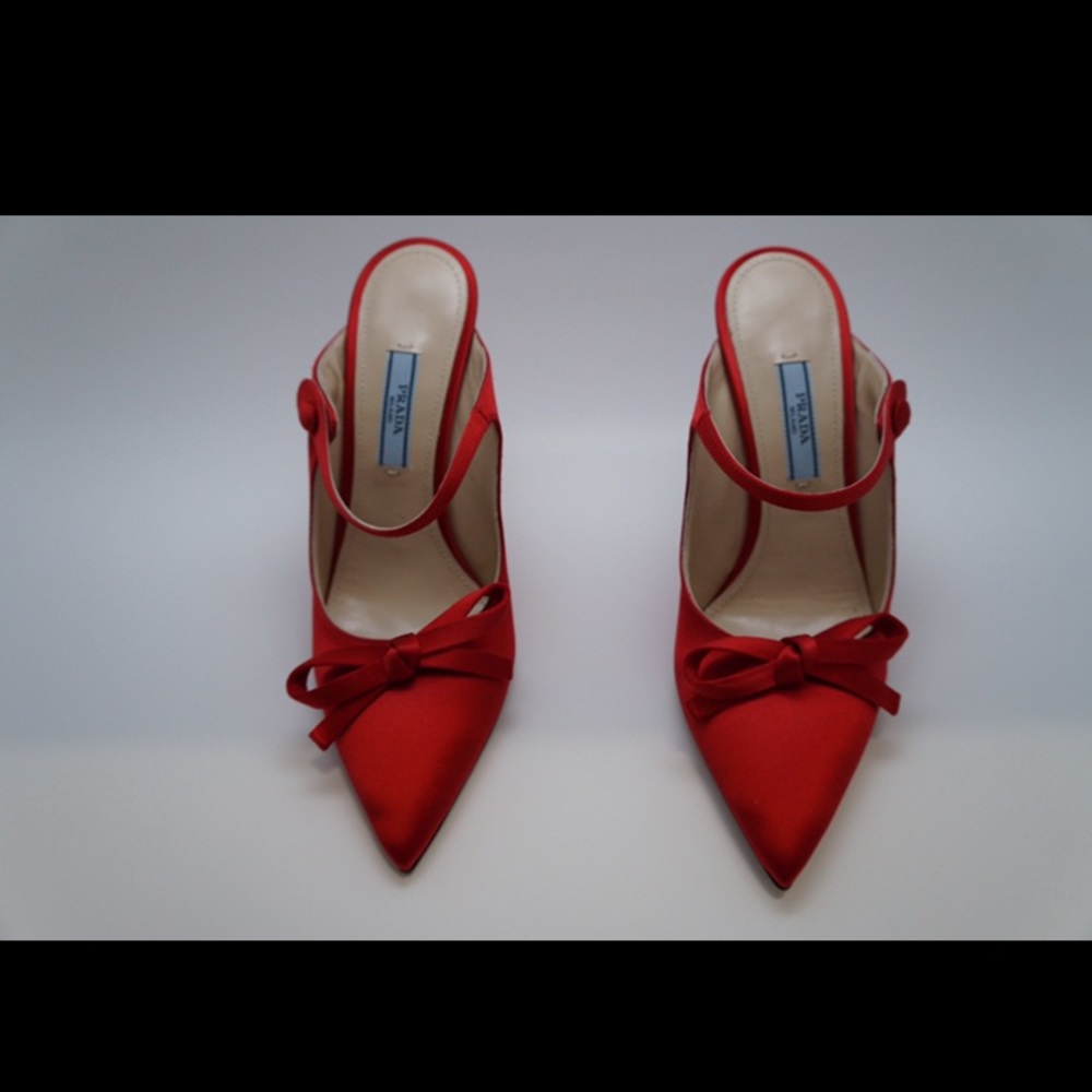 Prada Pumps - Picture 2 of 8